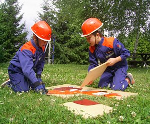 auf dem Gel&auml;nde der Freiwilligen Feuerwehr Bleicherode stellten sich die Kinder der Pr&uuml;fung des Leistungsabzeichens der Th&uuml;ringer Jugendfeuerwehr f