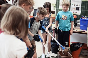 Auf die richtige Tonne kommt es an - das haben die Kinder der evangelischen Grundschule diese Woche gelernt