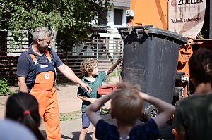 Auf die richtige Tonne kommt es an - das haben die Kinder der evangelischen Grundschule diese Woche gelernt
