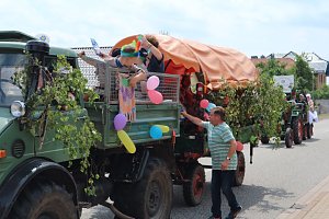 Winnetou and Old Shatterhand waren beim Heimat- und Schützenfest in Urbach mit dabei