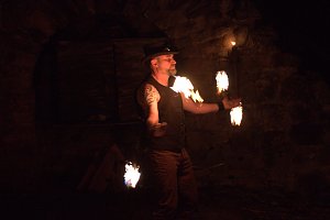Burg in Flammen