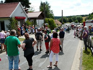 Impression zum "Dorfstra&szlig;enfest", viele Besucher bei bestem Wetter
