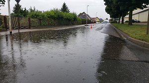 Stra&szlig;e an der Salza ist &uuml;berflutet