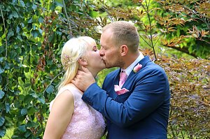 Freie Hochzeit im Ahornpark