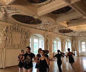 Tanzen im Park Hohenrode
