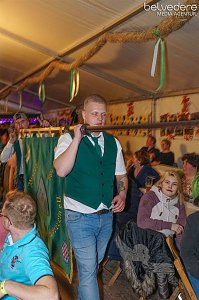 Kirmestanz im Samstagabend