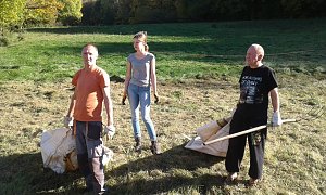 Jugendliche erhalten die Artenvielfalt