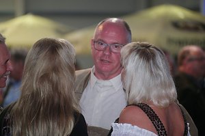 Helmut Peter feierte Geburtstag mit 600 G&auml;sten