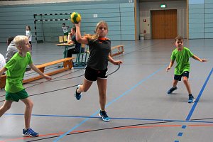 Handball Nachwuchs - der erste Sieg der Saison geht an Petersdorf