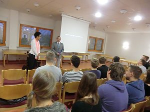 Helfen Dialoge und Fragenstellen wirklich?