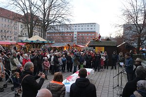 Weihnachtsmarkt und Eislaufbahn er&ouml;ffnet
