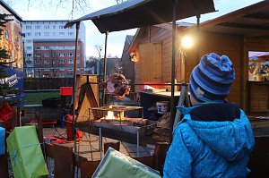Weihnachtsmarkt und Eislaufbahn er&ouml;ffnet