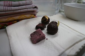 Backen, Basteln, B&auml;ume schm&uuml;cken - an der Jugendkunstschule und im Weltladen konnte man das heute selbst machen