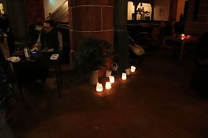 Am Theater und an der Kirche