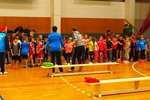 Nikolaus Spielfest der 1. Klassen