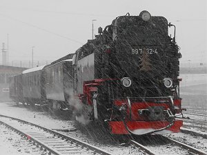 Abfahrt im Schneetreiben