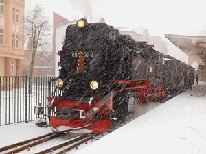 Abfahrt im Schneetreiben