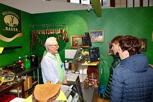 Erste Besucher in der Th&uuml;ringer Halle