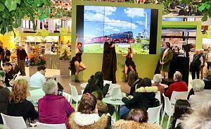 Erste Besucher in der Th&uuml;ringer Halle