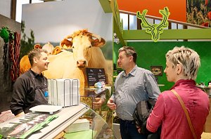 Erste Besucher in der Th&uuml;ringer Halle