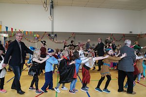 Neuer Turnraum in Gro&szlig;wechsungen eingeweiht