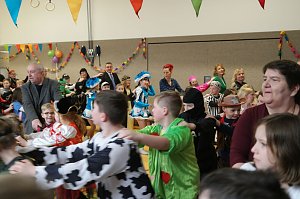Neuer Turnraum in Gro&szlig;wechsungen eingeweiht