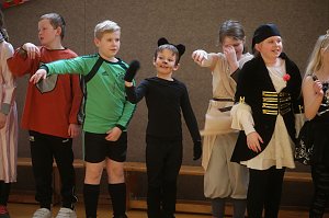 Neuer Turnraum in Gro&szlig;wechsungen eingeweiht