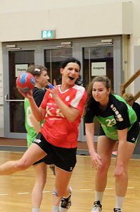 NSV Damen gewinnen knapp gegen den HSV Weimar