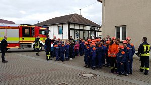Neue Jacken für den Feuerwehr-Nachwuchs...