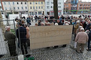An den 73. Jahrestag der Bombardierung Nordhausens gedacht