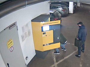 Wer kennt diese M&auml;nner?