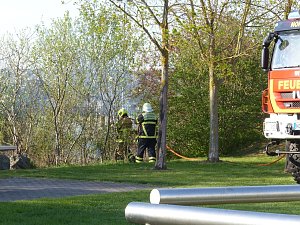 Grasnarbe hatte Feuer gefangen