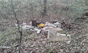 Bei Fronderode: Vermüllt und zerfahren