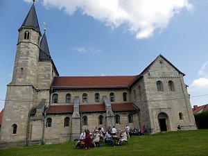 Christi Himmelfahrt an der Basilika und die Sonne lacht