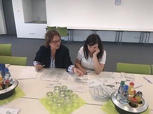 Justiziarin Dithmar (links) mit Claudia Schaper
