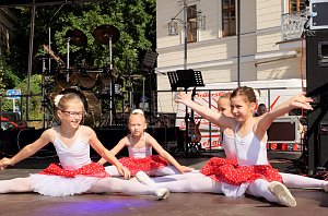 Viele Auftritte f&uuml;r Radevas Tanzeleven
