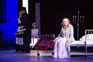La traviata mit glanzvoller Premiere