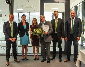 Von links: Loup, Prokuristin Romberger, Rappe, Bachmann, Pr&uuml;fungsdirektor Elfrich