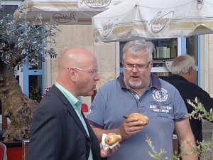 Sitzen auf dem Lesserplatz