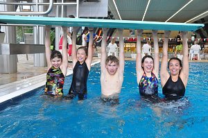 Erst die Generalprobe, dann die K&uuml;r - der Nordh&auml;user Schwimmer-Nachwuchs zeigte starke Leistungen