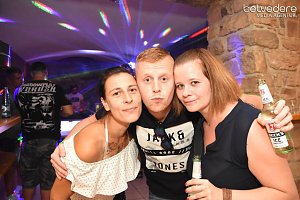 In den Sonntag hinein wurde in Nordhausen nicht nur auf den Pl&auml;tzen und Stra&szlig;e in der Innenstadt gefeiert, nach dem Ende Altstadtfest-Samstags ging es im Jugendclubhaus weiter... 