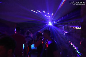 In den Sonntag hinein wurde in Nordhausen nicht nur auf den Pl&auml;tzen und Stra&szlig;e in der Innenstadt gefeiert, nach dem Ende Altstadtfest-Samstags ging es im Jugendclubhaus weiter... 