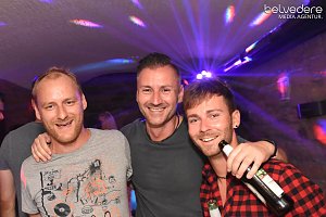 In den Sonntag hinein wurde in Nordhausen nicht nur auf den Pl&auml;tzen und Stra&szlig;e in der Innenstadt gefeiert, nach dem Ende Altstadtfest-Samstags ging es im Jugendclubhaus weiter... 