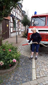 Kameradinnen und Kameraden der Freiwilligen Feuerwehr Neustadt/Osterode bewässerten erneut Bäume und Sträucher
