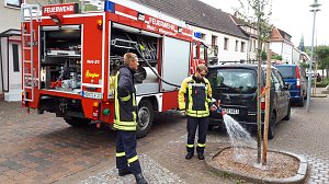 Kameradinnen und Kameraden der Freiwilligen Feuerwehr Neustadt/Osterode bewässerten erneut Bäume und Sträucher
