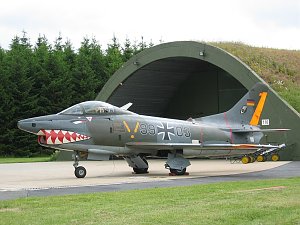 So entsteht das Modell der Fiat G91 - 9) Danach geht es an das Finish das Vorbild ist eine Fiat des Jagdbombergeschwaders 33 in B&uuml;chel