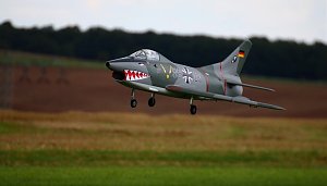 So entsteht das Modell der Fiat G91 - Flugaufnahmen