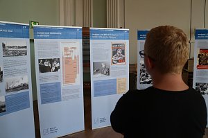 Mythos DDR - Ausstellung will zu Diskussionen anregen