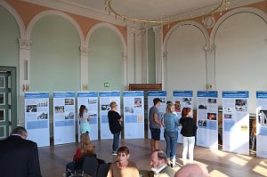 Mythos DDR - Ausstellung will zu Diskussionen anregen