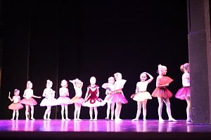 Tanzstudio Radeva beim Theaterfest